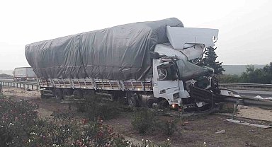 Baba ve oğlu trafik kazasında yaralandı