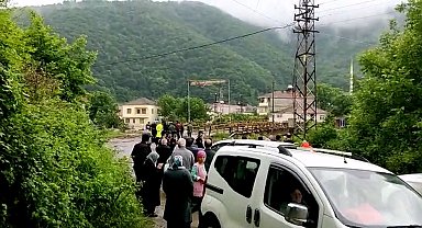 Bafra'da dereler taştı, 13 evi su bastı