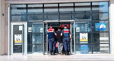 Bağ evinden çaldılar jandarmaya takıldılar