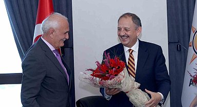 Bakan Özhaseki, AK Parti Yerel Yönetim lerine atanan Yılmaz'ı tebrik etti