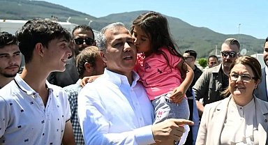 Bakan Yerlikaya, Osmaniye'de enkazın 2 ay içerisinde kaldırılacağını söyledi