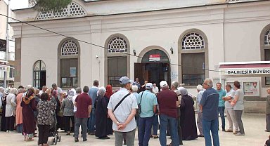 Balıkesir'de hacılara coşkulu uğurlama