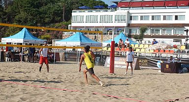 Balıkesir'de uluslararası plaj voleybolu başladı