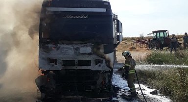 Bandırma'da arpa yüklü tır yandı