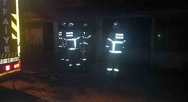 Bandırma'da daire yangını endişeye neden oldu