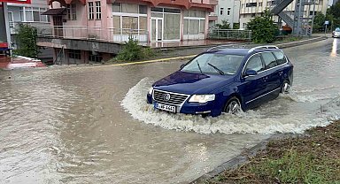 Bartın'da sağanak hayatı olumsuz etkiledi