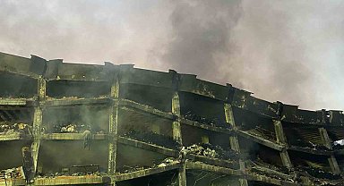 Başakşehir'de iş hanı yangının 3. gününde söndürme çalışmaları devam ediyor