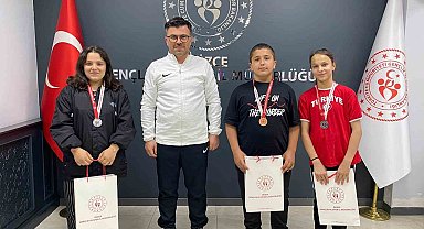 Başarılı sporcular ödüllendirildi