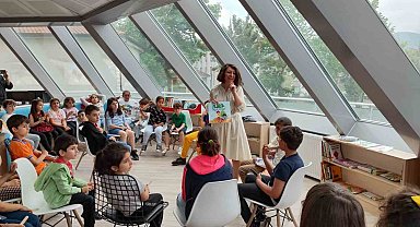 Başiskele'de yazar okur buluşması