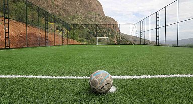 Başkan Altay: "Hadim Yağcı ve Eğiste halı sahalarımız gençlerimize hayırlı olsun"