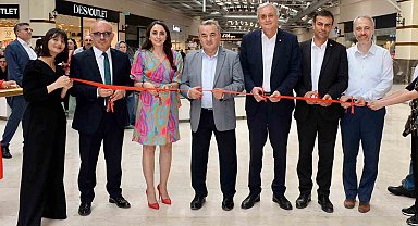 Başkan Bakkalcıoğlu resim sergisi açılışına katıldı