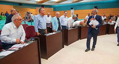 Başkan Bozdoğan kılıçları çekti