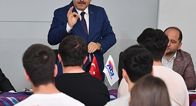 Başkan Genç YKS'ye girecek gençlere tavsiyelerde bulundu