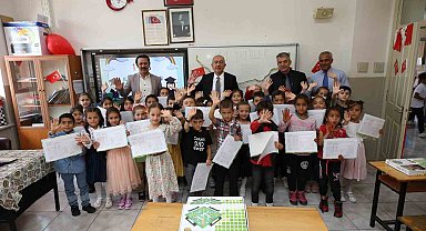 Başkan Kavuş, öğrencilerin karne heyecanına ortak oldu