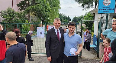 Başkan Sezer öğrencilere moral verdi