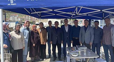 Başkan Yıldırım, üye standında partililerle buluştu