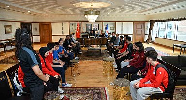 Başkan Zorluoğlu, şampiyon sporcuları ağırladı