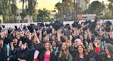 Başkent Üniversitesi Adana Sağlık Meslek Yüksek Okulu'nda mezuniyet heyecanı