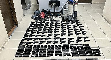 Batman'da bir adreste adeta cephanelik çıktı