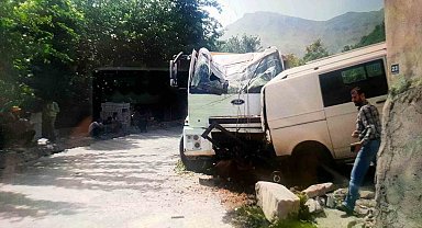 Batman'da kamyon kazasında faciadan dönüldü