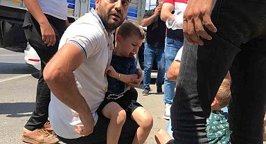 Batman'da otomobil tıra çarptı: 5 yaralı