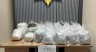 Batman'da şüpheli araçtan 38 kilo skunk çıktı: 2 kişi tutuklandı