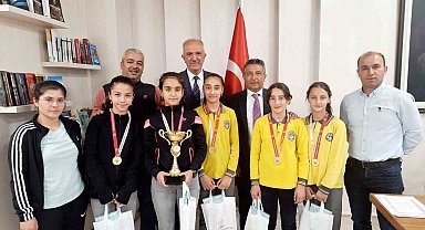 Bayburt'un badminton başarısı