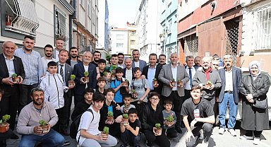 Bayrampaşa'da 50 bin fesleğen dağıtılacak