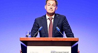 Belçika Başbakanı bisikletten düştü