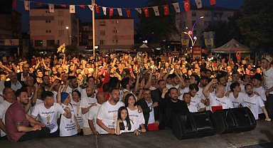 Belediye Derincespor, şampiyonluğu kent merkezinde kutladı