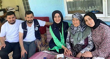 Belediye ekipleri 89 yaşına giren Havva teyzeyi yalnız bırakmadı