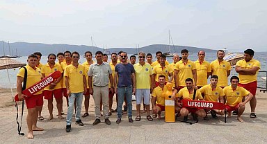 Belediye halk plajlarında görev alacak cankurtaranlar eğitim alıyor