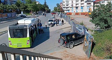 Belediye otobüsü ile SUV araç kazaya karıştı: Şoförler birbirine girdi