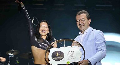 Bergama Festivali'nde Yabancı Pop Star Inna'dan muhteşem konser