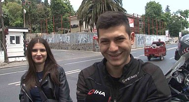 Beşiktaş'ta denetime takılan motosikletliden ilginç sözler: "Polislerimiz iyi ki varlar. Her ay 3 bin TL cezamız var"