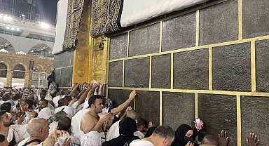 Beytullah'a yüz sürmek hacıların en büyük hayali