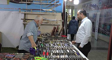 Bıçakçıdan vatandaşlara öneri: "Hareketli olan yerlerden bıçaklarınızı alın"