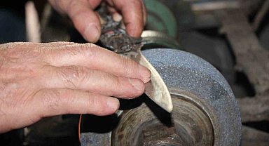 Bıçaklar kurbana bileniyor