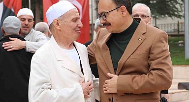 Bilecik'te hacı adayları dualarla uğurladı