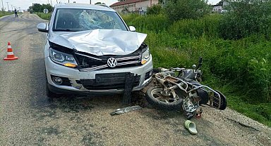 Bilecik'te otomobil ile motosiklet çarpıştı: 3 yaralı