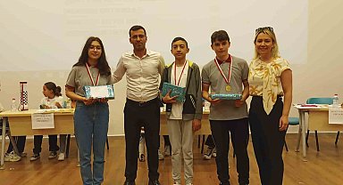 Bilgi yarışmasının kazananı, Şehit Esin Akay Ortaokulu oldu