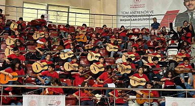 Bin Enstrüman Bin Umut Projesinin 2'nci Gençlik Orkestrası Konseri düzenlendi