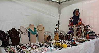 Bingöl'de kursiyerlerin el emekleri görücüye çıktı