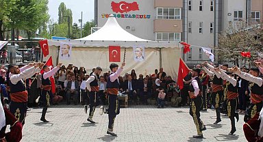 Bir yıllık emeklerini sergilediler