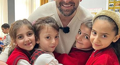 Birinci sınıf öğrencilerine kitap, kitaplık ve oyuncak sürprizi