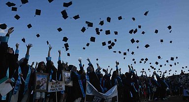 Bitlis'te 2 bin 260 öğrenci üniversiteden mezun oldu