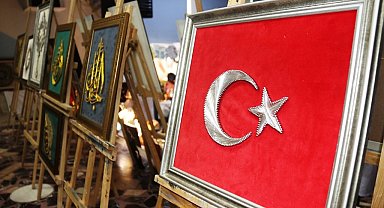 Bitlis'te yılsonu sergisi açıldı