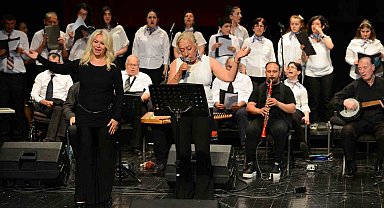 Bizim Ev katılımcılarından renkli gösteri