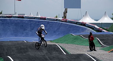 BMX Dünya Kupası sporculardan Sakarya'ya övgü dolu sözler