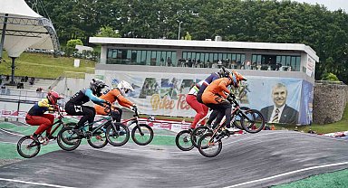 BMX World Cup heyecanı devam ediyor: Dünyanın en iyileri vadide pedal çeviriyor